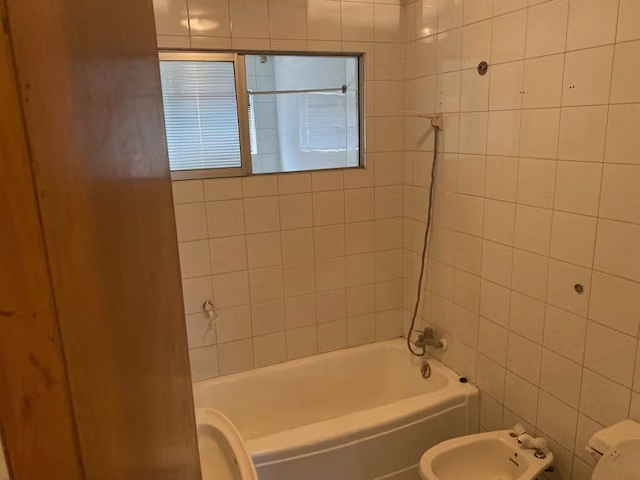 GRAN DEPARTAMENTO IDEAL PARA HOSTAL U OTRO USO COMERCIAL