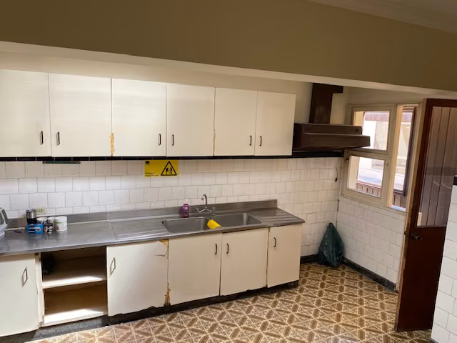 GRAN DEPARTAMENTO IDEAL PARA HOSTAL U OTRO USO COMERCIAL
