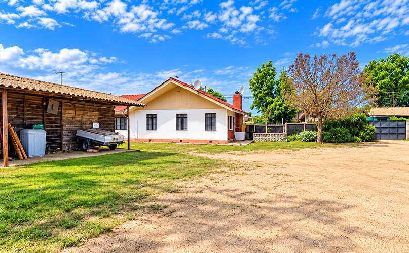 EN VENTA SITIO DE 3.342 m2., en VILLA ALEMANA, con 2 casas (224 m2. y 166 m2).