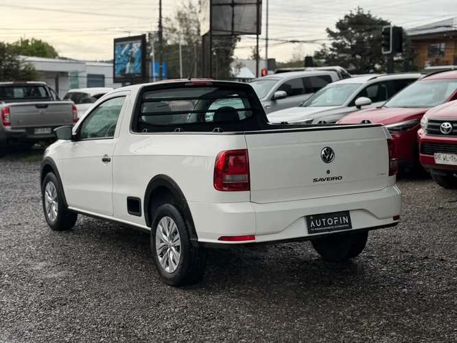 VOLKSWAGEN Saveiro 1.6 4X2 CAB. SIM. MT 2P 2023 - Imagen 13