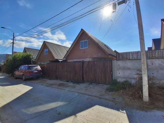 Casa en arriendo de 3 dorm. en Limache