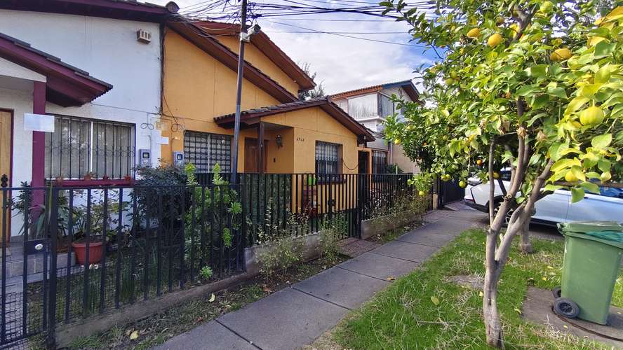 Casa 5 Dormitorios Condominio