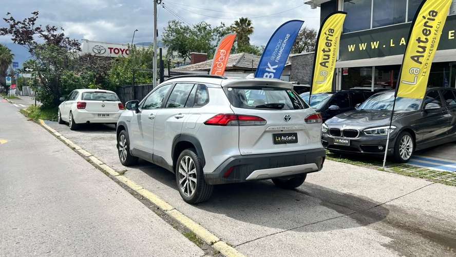 TOYOTA COROLLA CROSS 1.8 HEV CVT (2023) - Imagen 4