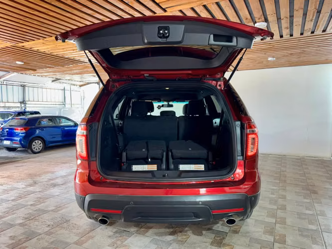 FORD EXPLORER XLT 4X2 - Imagen 4