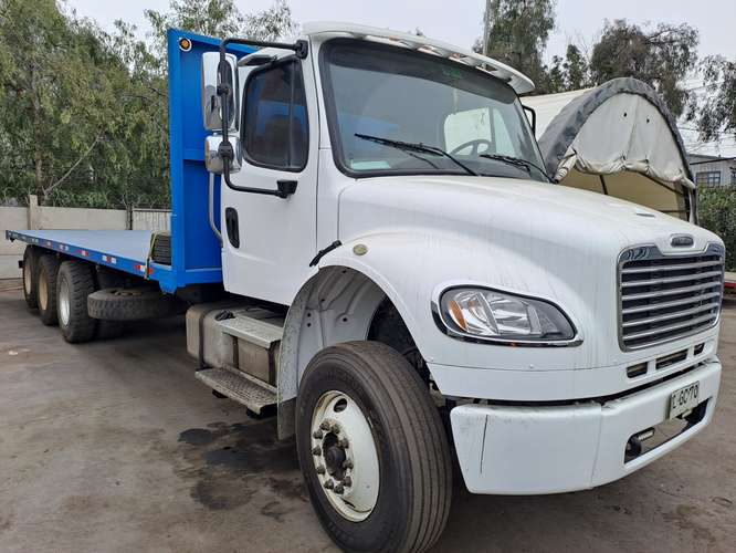 Camión plano Freightliner  M2 106 6x4