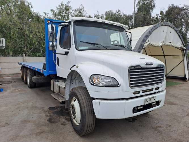 Camión plano Freightliner  M2 106 6x4