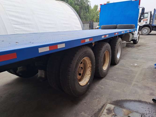 Camión plano Freightliner  M2 106 6x4