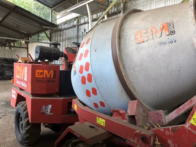 Hormigonera autonoma diesel 1,2 m3,  4x4