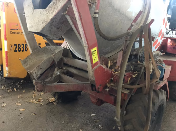 Hormigonera autonoma diesel 1,2 m3,  4x4