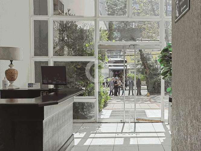 Venta Oficina Roger de Flor / Luz y Gran Ubicación CBG - Imagen 1