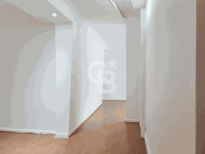 Venta Oficina Roger de Flor / Luz y Gran Ubicación CBG - Imagen 2