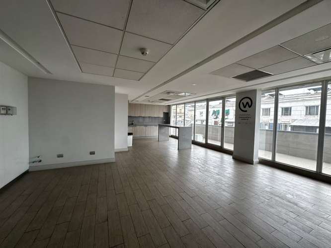 Amplia oficina en arriendo, Paseo Ahumada, Santiago Centro