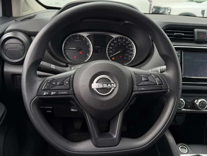 Nissan Versa SENSE 1.6 MT 4X2 2025 - Imagen 11