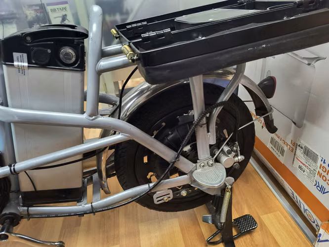 Vendo bicicleta Eléctrica semi nueva por no uso. - Imagen 4