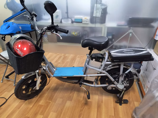 Vendo bicicleta Eléctrica semi nueva por no uso.