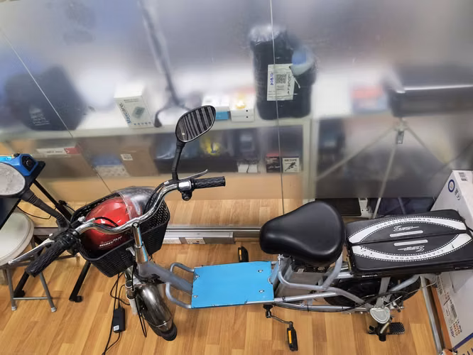 Vendo bicicleta Eléctrica semi nueva por no uso. - Imagen 3