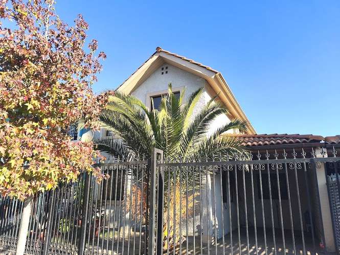 VENTA DE CASA 2PISOS DE 4D-3B-E, CONDOMINIO. CERRILLOS