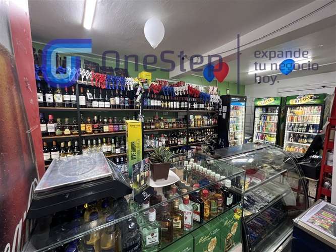 Minimarket clase H con paquetería Blue Express y delivery