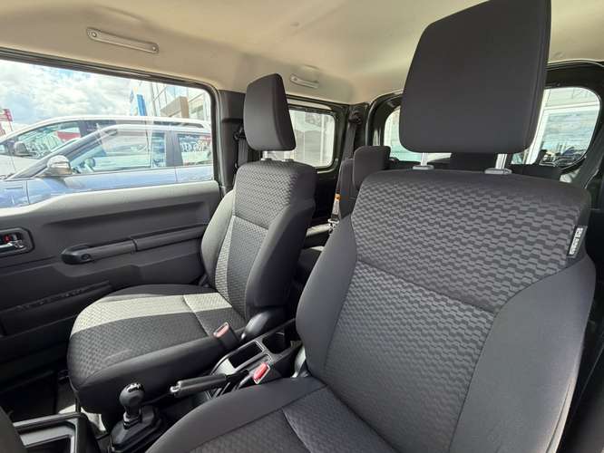 SUZUKI JIMNY GLX 1.5 AT 4X4 - Imagen 6