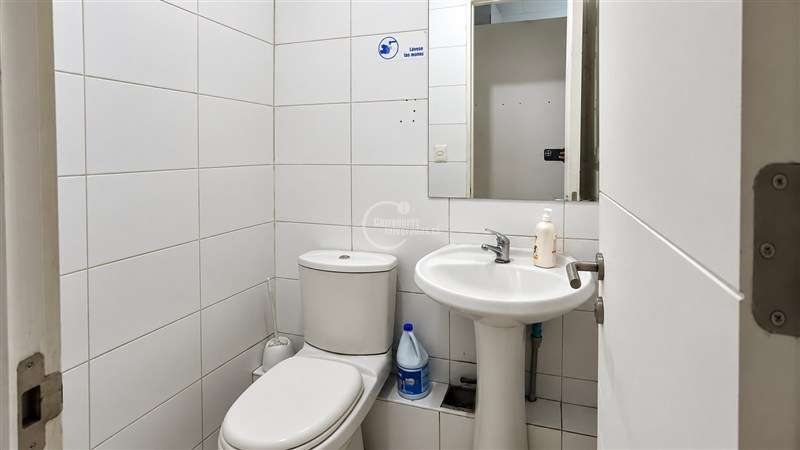 Local Comercial en arriendo 64M2 2B La Dehesa - Imagen 12