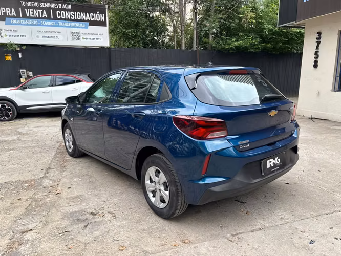 2022 Chevrolet Onix 1.0T RS 4X2 MT 5P. - Imagen 3