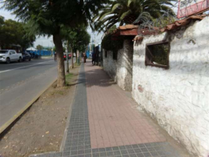 Sitio con casa en venta en centro Talagante