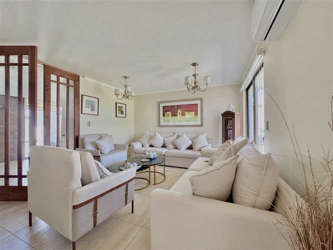 Casa en venta de 4 dorm. en Condominio chicureo - Imagen 2