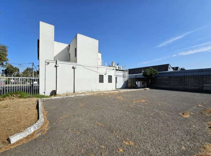 VENTA LOCAL COMERCIAL 2HAB 2BA QUINTA NORMAL - Imagen 4