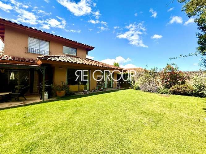 Casa en venta de 4 dorm. en Lo Barnechea