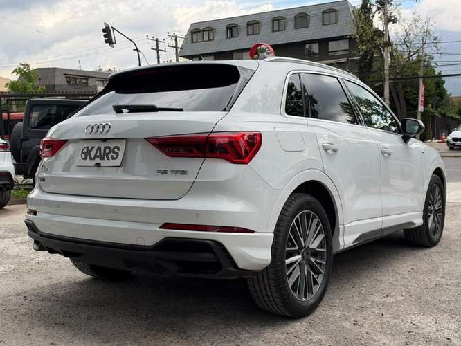 AUDI Q3  2023