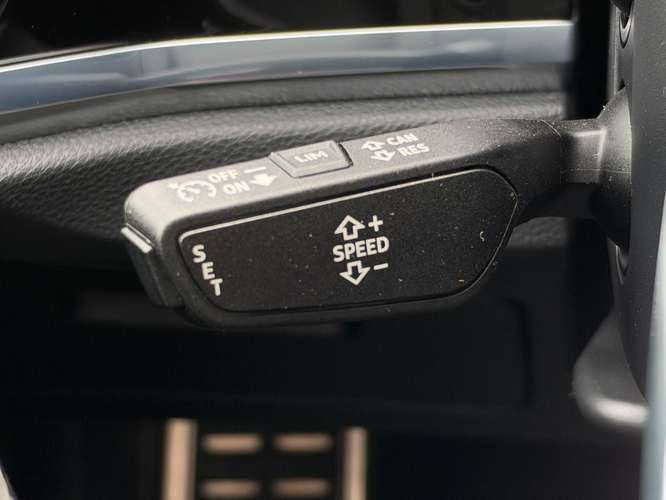 AUDI Q3  2023