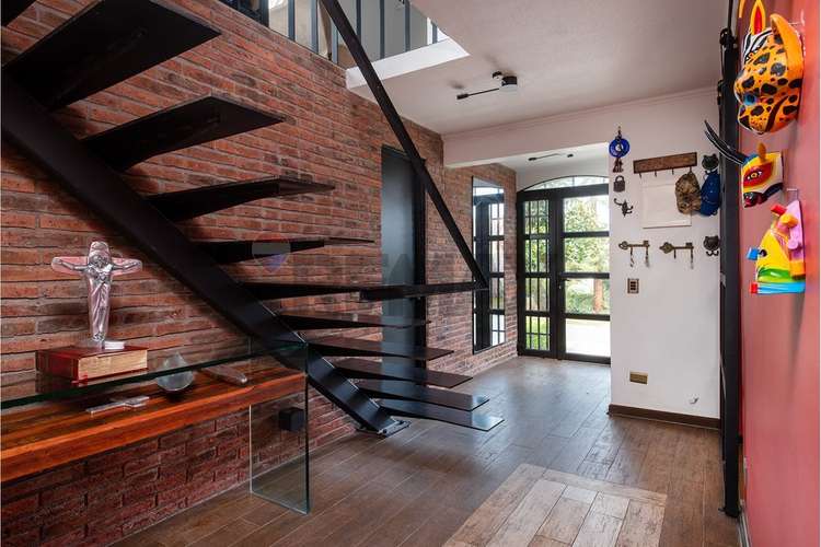Casa remodelada 5d 4b en valle la dehesa - Imagen 6