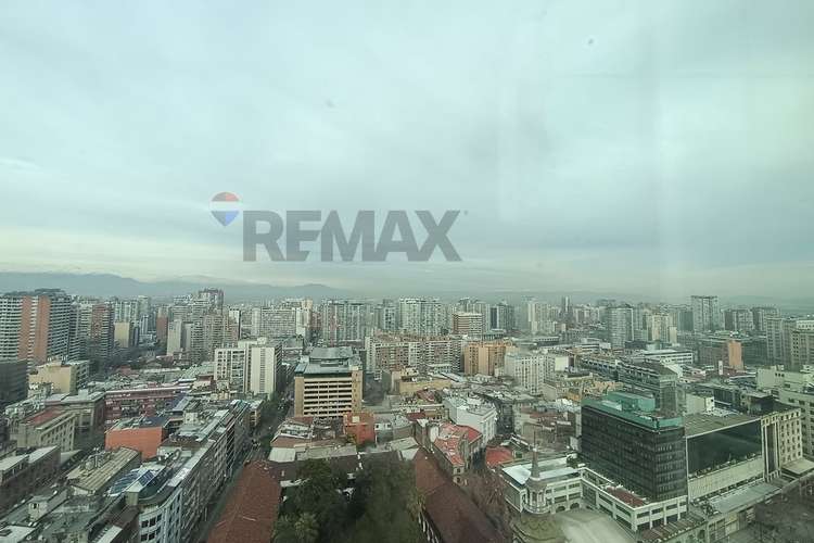 Oficina en arriendo! (metro santa lucia) - Imagen 9
