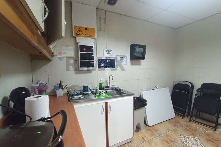 Oficina en arriendo! (metro santa lucia) - Imagen 10