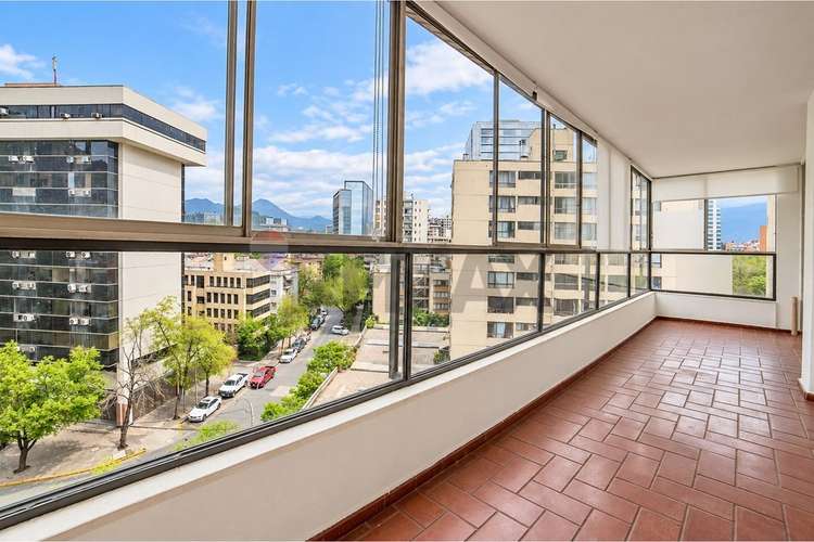 Amplio 4d y 3b con terraza y vista a santiago - Imagen 18