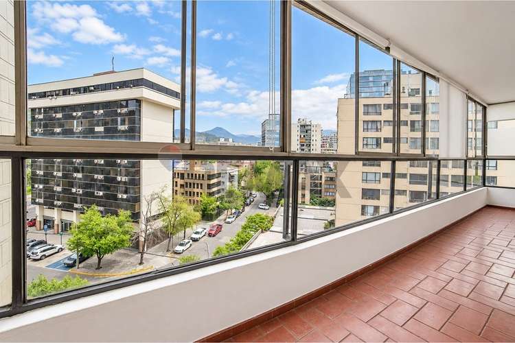 Amplio 4d y 3b con terraza y vista a santiago - Imagen 14