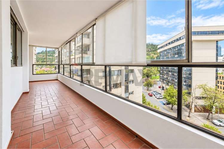 Amplio 4d y 3b con terraza y vista a santiago - Imagen 17
