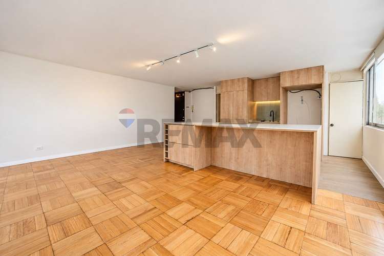 Amplio 4d y 3b con terraza y vista a santiago - Imagen 11