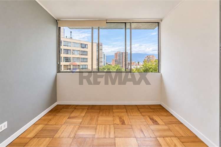 Amplio 4d y 3b con terraza y vista a santiago - Imagen 33