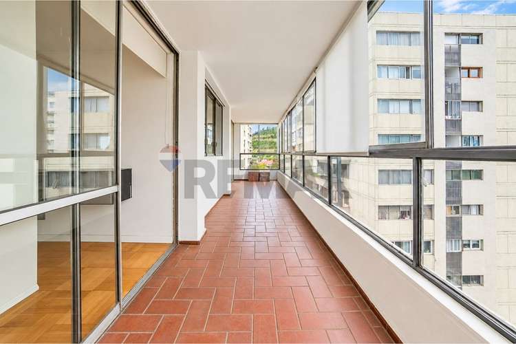 Amplio 4d y 3b con terraza y vista a santiago - Imagen 19