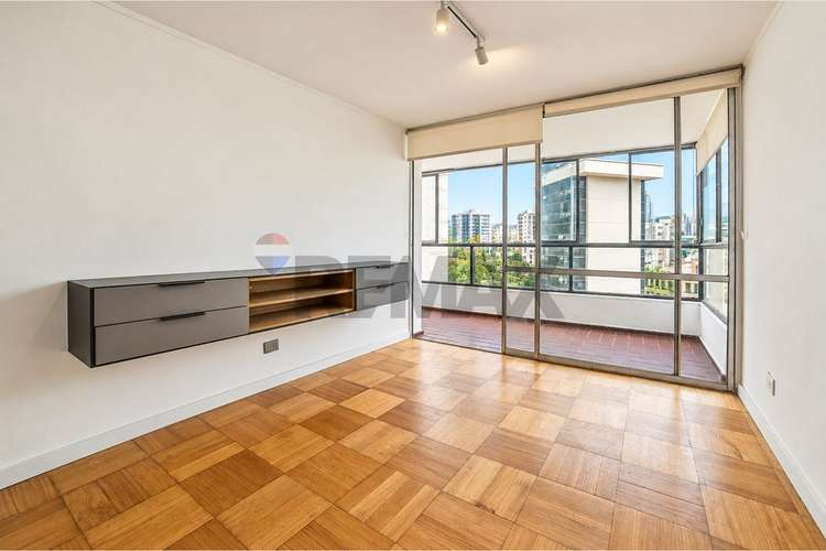 Amplio 4d y 3b con terraza y vista a santiago - Imagen 21