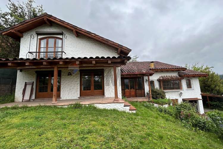 Casa amplia en venta: oportunidad en lo barnechea