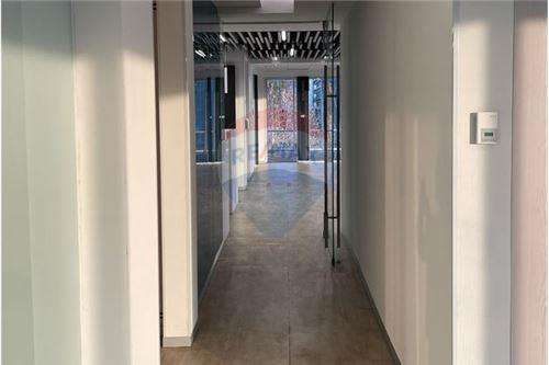 Oficina en nueva las condes semi amoblada - Imagen 8