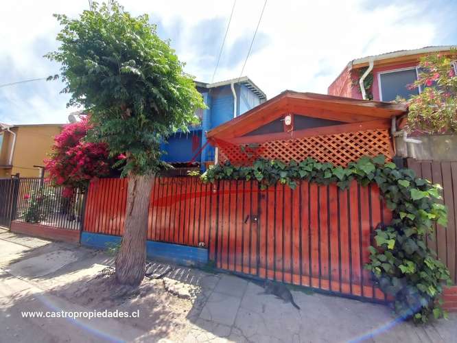 CASA DOS PISOS, 2HAB 2 BAÑ, SAN BERNARDO