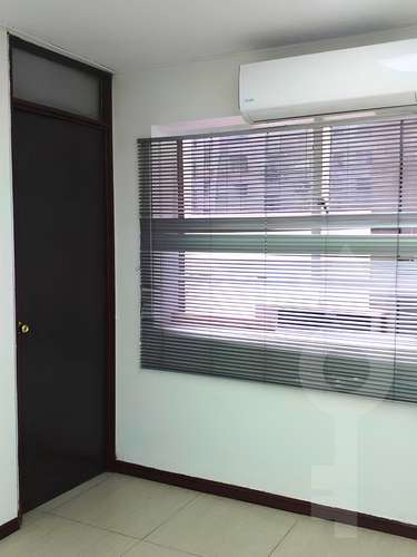ARRIENDO OFICINAS 2 AMB 1 BAÑO AGUSTINAS GALERIA IMPERIO