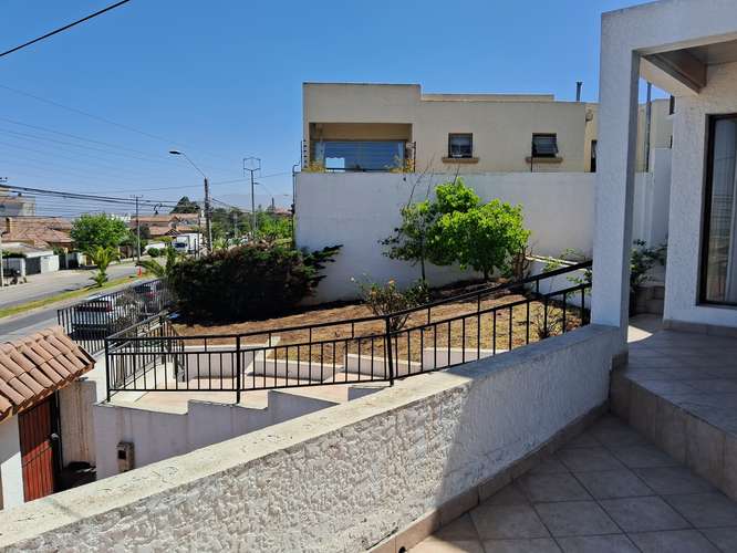 AMPLIA CASA EN SECTOR SAN JOAQUIN, AVDA GABRIELA MISTRAL