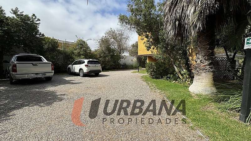 Local OPORTUNIDAD DE INVERSIÓN APART HOTEL EN 4 ESQUINAS