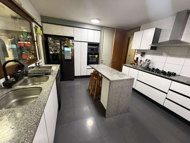 VENTA DE CASA DE 5D-5B. DE 2PISOS. 507M2 TOTALES. PIEDRA ROJA - Imagen 4