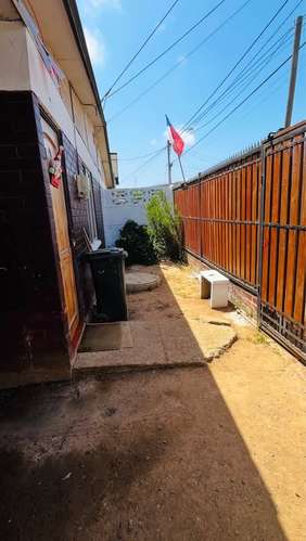 CASA DE 3D-1B-2 EST. EXCELENTE UBICACIÓN. PUCHUNCAVÍ - Imagen 2