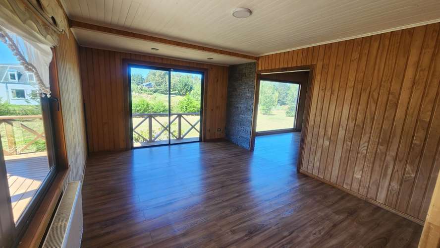 SE VENDE PARCELA CON CASA, REMODELADA. CALLE LOS ARRAYANES